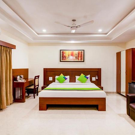 Treebo Trend Hotel Jp Plaza Nampally Haidarábád Kültér fotó