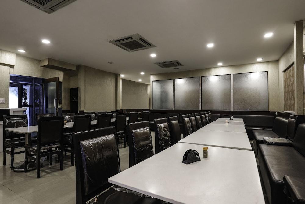 Treebo Trend Hotel Jp Plaza Nampally Haidarábád Kültér fotó
