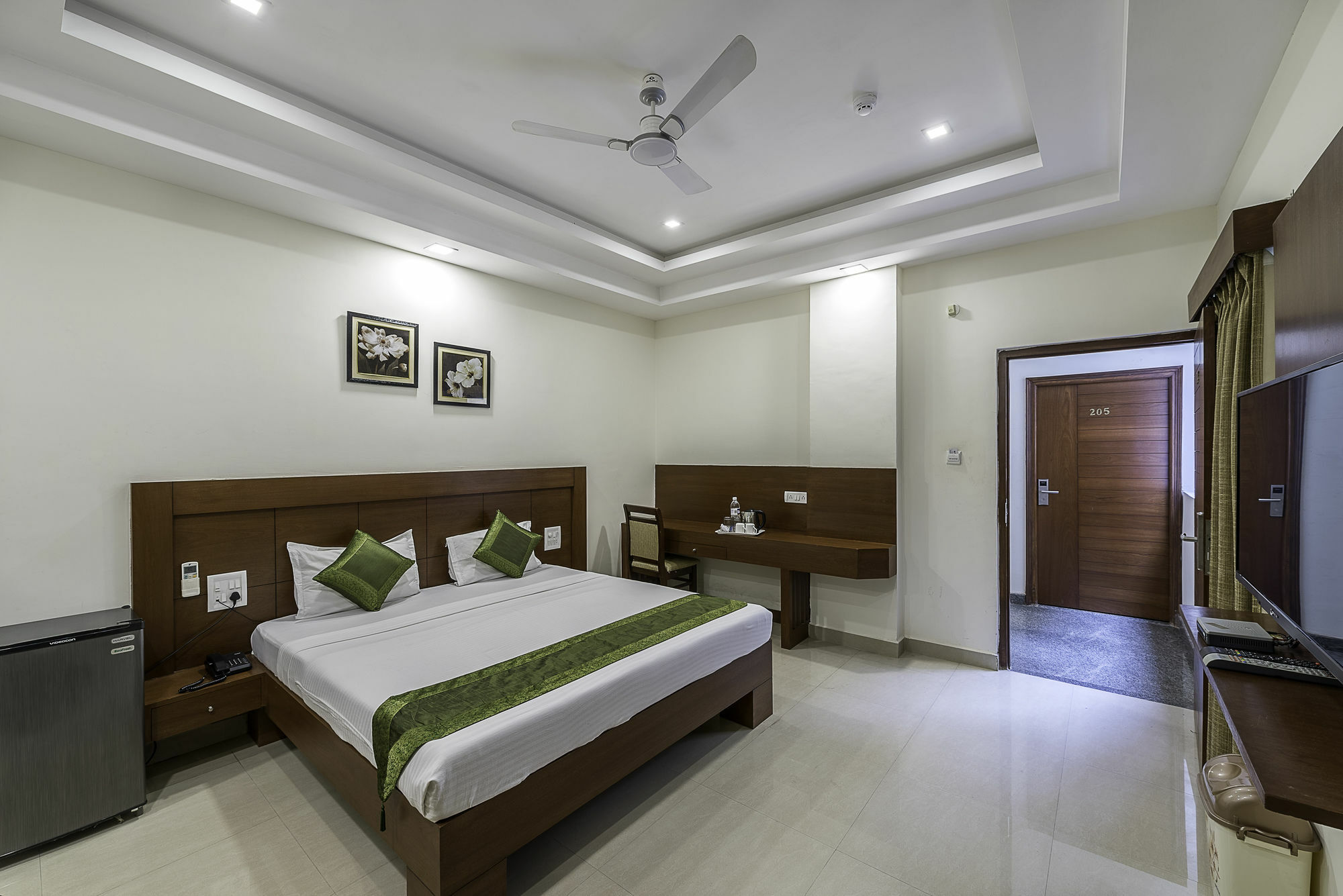 Treebo Trend Hotel Jp Plaza Nampally Haidarábád Kültér fotó