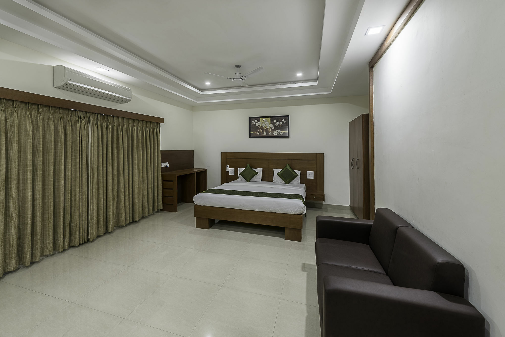 Treebo Trend Hotel Jp Plaza Nampally Haidarábád Kültér fotó