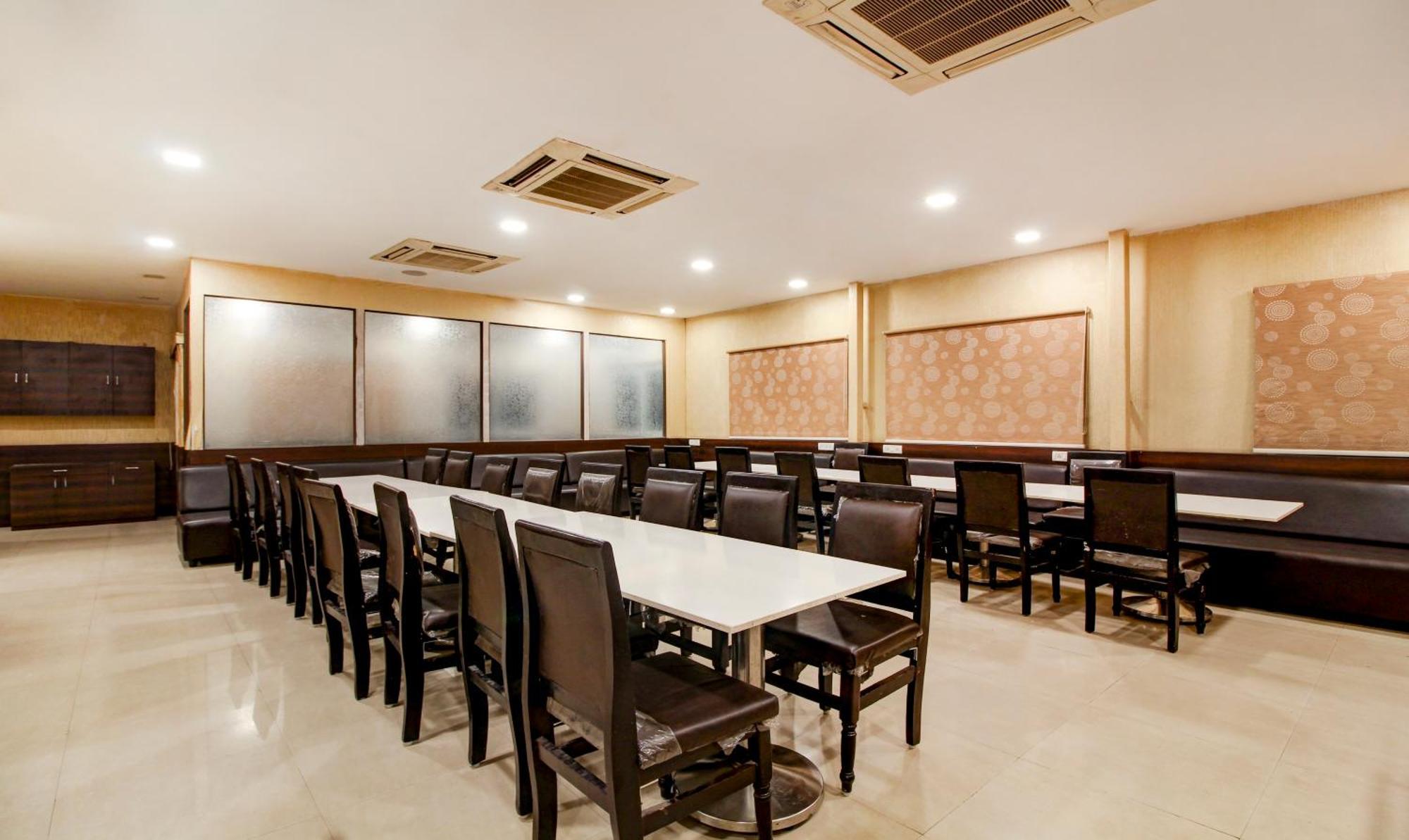 Treebo Trend Hotel Jp Plaza Nampally Haidarábád Kültér fotó