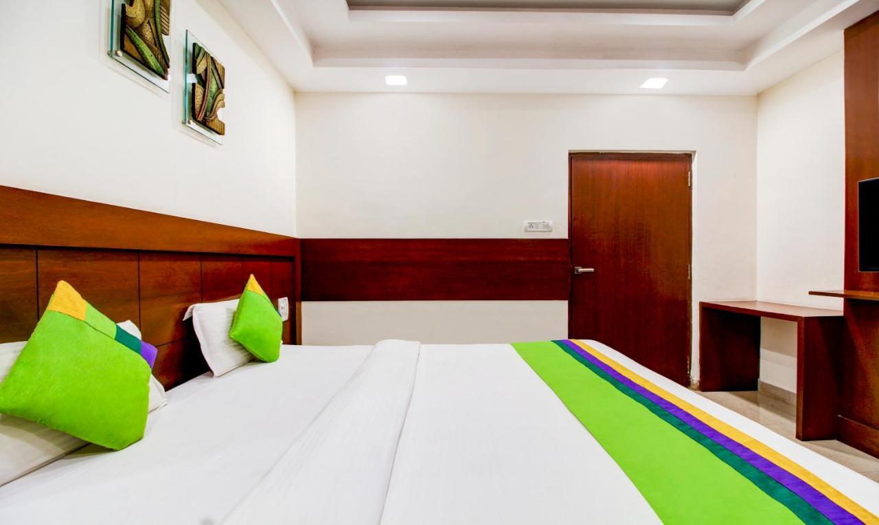 Treebo Trend Hotel Jp Plaza Nampally Haidarábád Kültér fotó